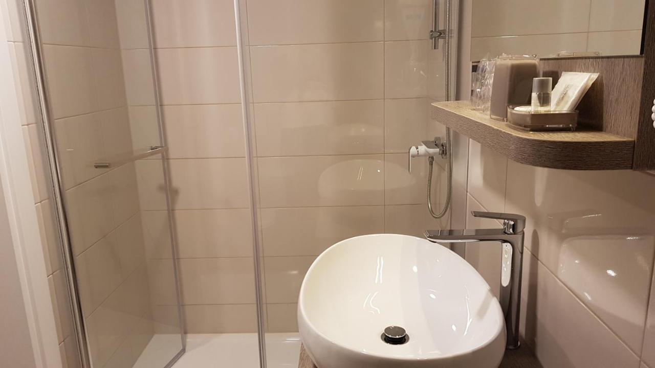 Premium Appartments Suha Punta Kampor Exteriör bild
