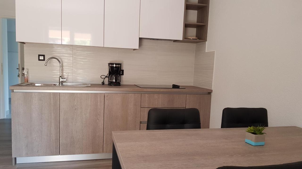 Premium Appartments Suha Punta Kampor Exteriör bild